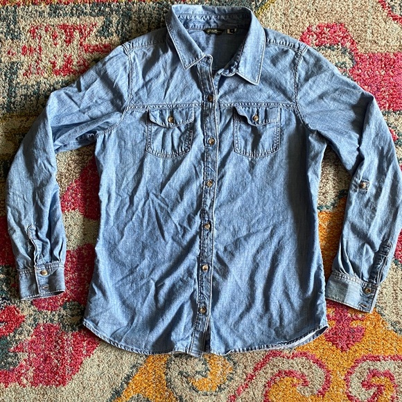 Eddie Bauer Light Blue Casual Button Down Shirt chambray - Picture 1 of 4